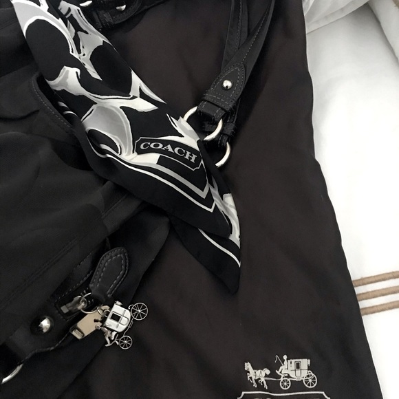 COACH Vintage Signature Black Bag with scarf - Picture 7 of 12